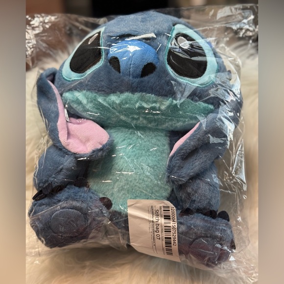 Stitch Plush Backpack 🎒 - Picture 5 of 5